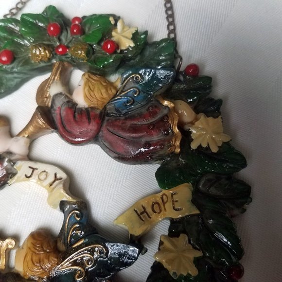 Singing Angels Christmas Wreath Decor Wall Art Ornament - Picture 6 of 11